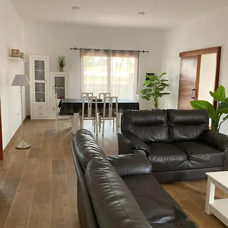 Rosa De La Laguna Villa *