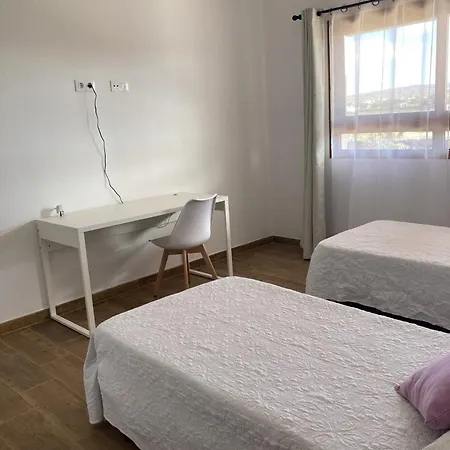 Rosa De La Laguna Lajares