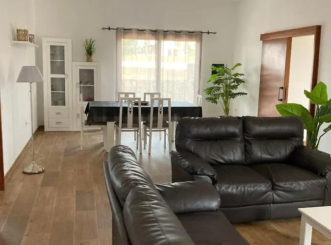 Rosa De La Laguna Villa *